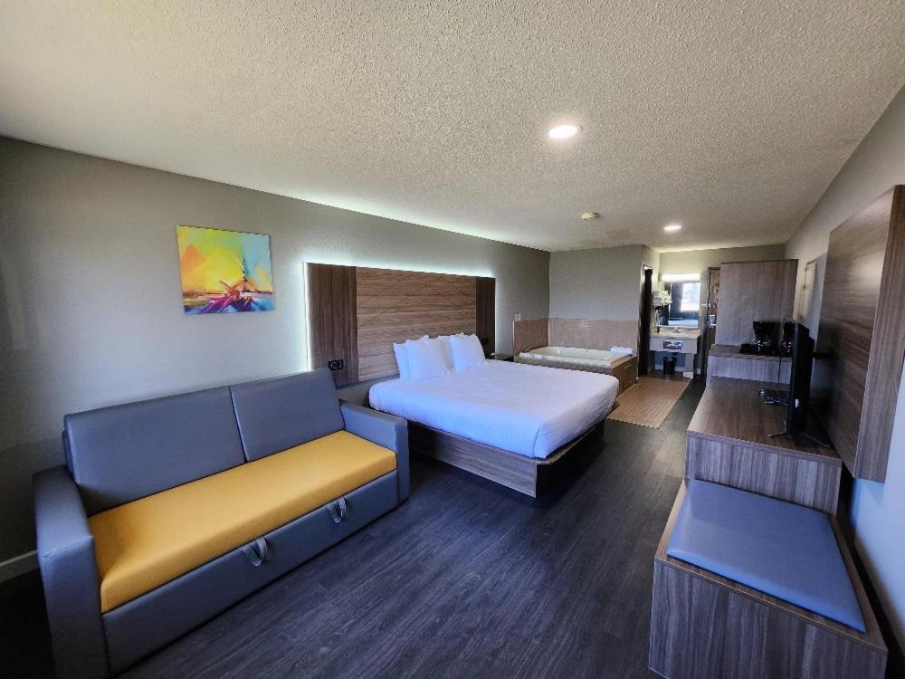 Super 8 By Wyndham Hayward Wi Motel Exterior foto